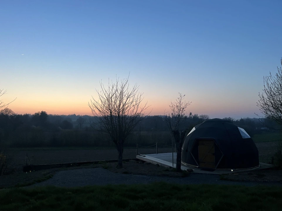 dome coucher de soleil romantique